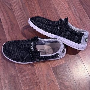 Wendy Hey Dude Shoes- Size: Men’s 8 Color: Black and Gray